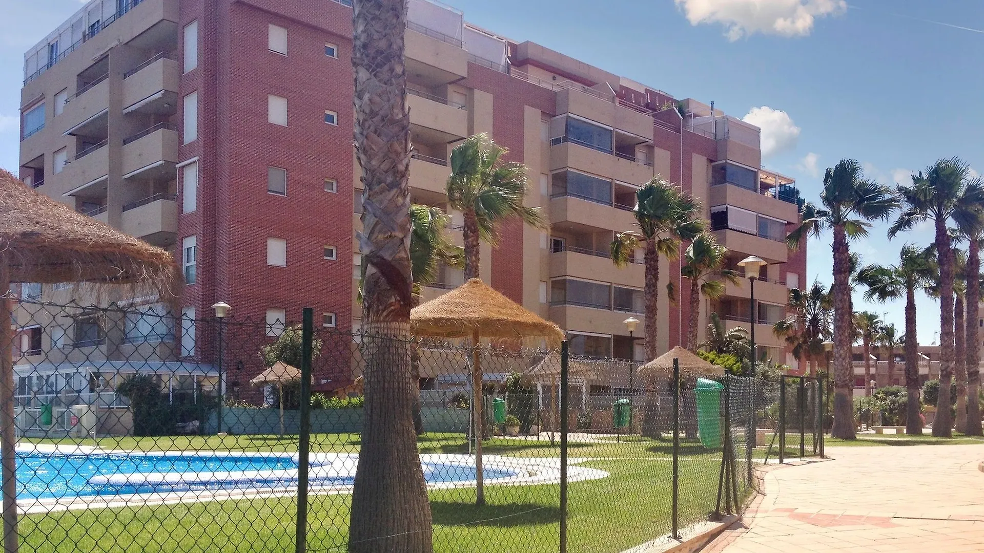 Sea-View Apartment In Roquetas De Mar, Andalusia, W/ Air Con, Terrace